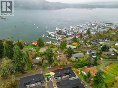 OCEANVIEW - Welcome to The Tides at Cowichan Bay, where stunning ocean views and coastal living take...