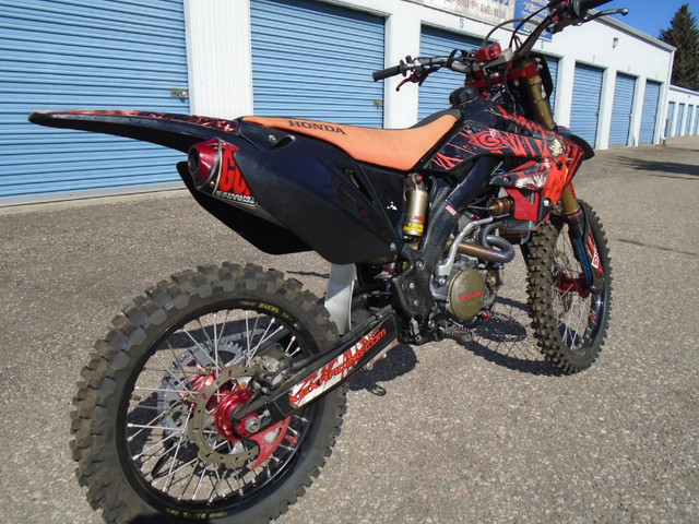 2004 Honda CRF250R chassis/ 05 CRF250X engine in Dirt Bikes & Motocross in Moose Jaw - Image 2