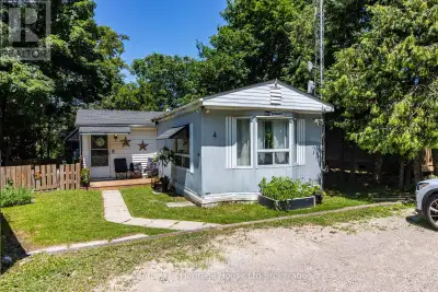 Welcome 4 Centre Rd Located in to Hidden Valley Park. Nestled in a peaceful setting just off Highway...