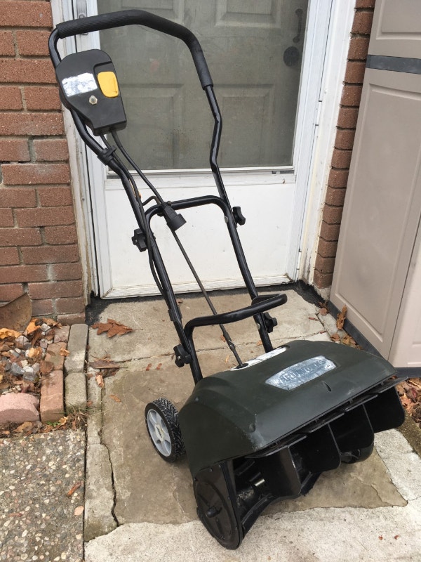 Yardworks 16" electric snow blower Snowblowers Ottawa Kijiji