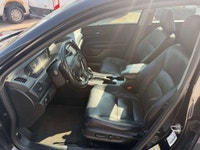 All vehicles come with a full vehicle History Report, ask to see it! 2015 Honda Accord touring featu... (image 9)