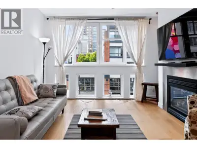 Rarely available furnished 1-bedroom loft in Yaletown´s sought-after Crandall Building. This beautif...