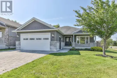 This is the one you've been waiting for! Move in right away and start enjoying all that 16 Brooker T...