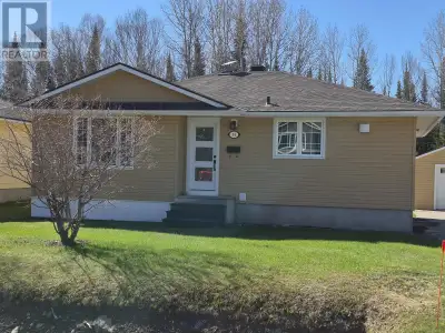 Welcome to this beautifully maintained 2+1 bedroom, 2 bathroom bungalow located in one of Manitouwad...