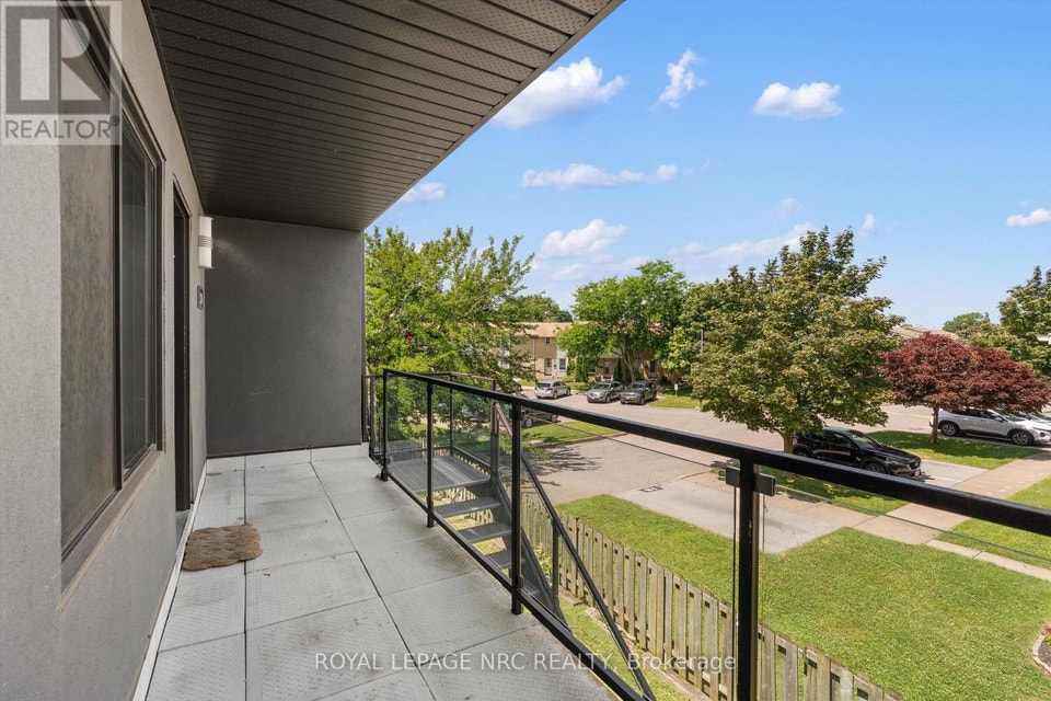 220 - 411 LAKE STREET St. Catharines (Lakeport), Ontario 2