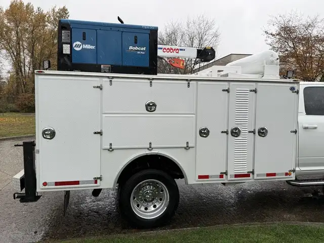 2024 Ram 5500 Heavy Duty Laramie 4x4 Crew Cab Cummins Service Tr in Heavy Trucks in Regina - Image 27
