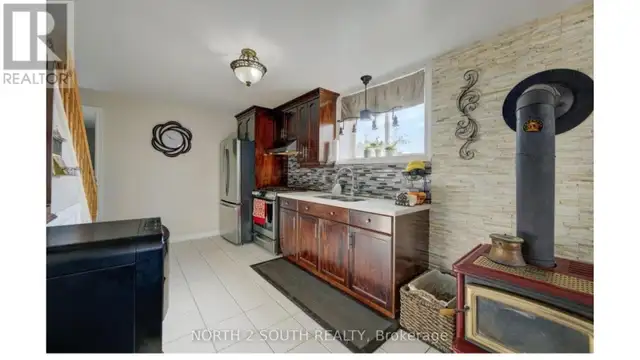 6737 HIGHWAY 20 West Lincoln (Smithville), Ontario in Houses for Sale in Hamilton - Image 24