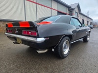 Z28 tribute. Fresh GM Carte motor 350ci 330hp and M21 4 speed manual transmission with 12 bolts POSI... (image 9)