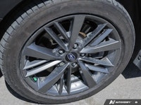 * AWD System: Symmetrical All-Wheel Drive with a viscous-coupling limited-slip centre differential *... (image 8)