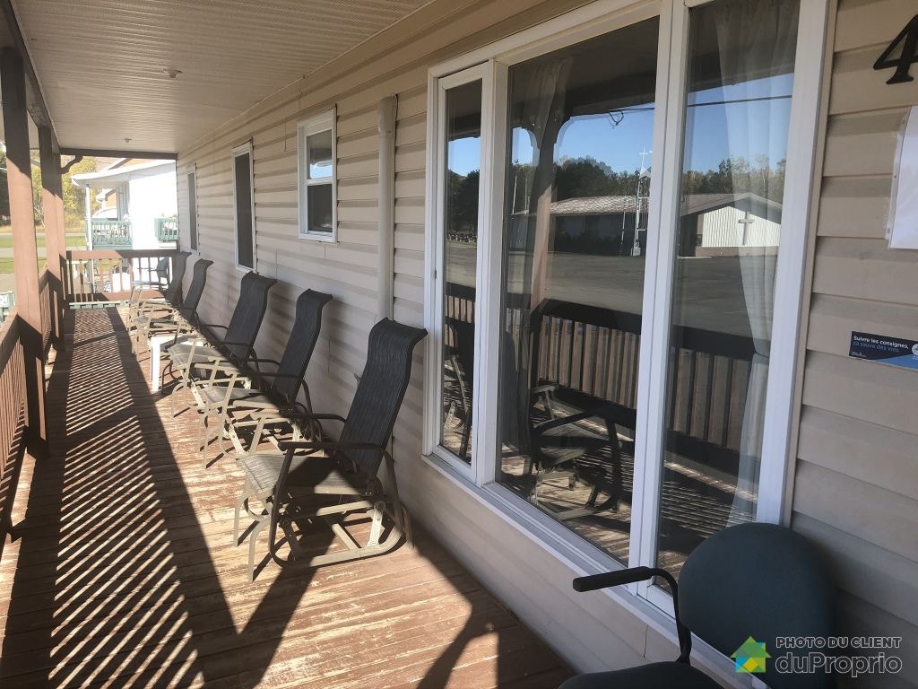 $1,200,000 - Bungalow for sale in Pointe-A-La-Croix — photo 2