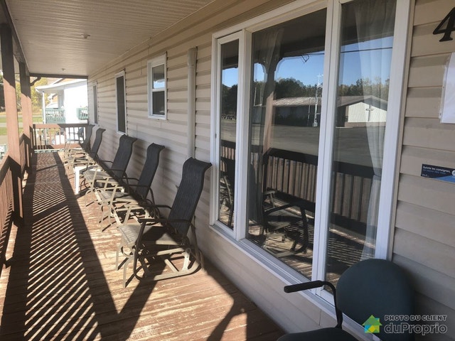 $1,200,000 - Bungalow for sale in Pointe-A-La-Croix — photo 2
