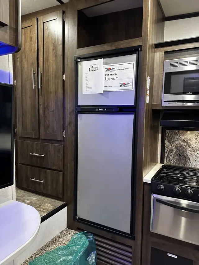 2018 ,Crossroads RV,Volante 240RL in Travel Trailers & Campers in Saskatoon - Image 7