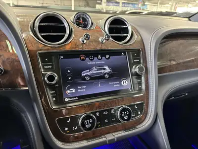 2019 Bentley Bentayga V8 AWD | NO LUX TAX | NIGHT VISION | HEADS, View more