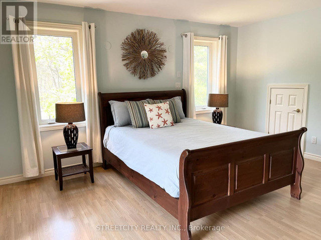 Beautiful Grand Bend Executive Home for Rent * 3 Bdrm 3 Bath in Long Term Rentals in Grand Bend - Image 4
