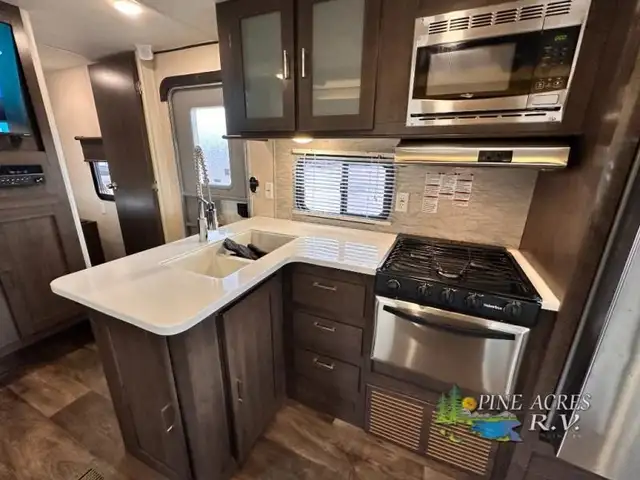 2019 Forest River RV Salem 32BHDS Bunk Room & 2 Slides in Travel Trailers & Campers in Moncton - Image 24