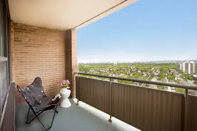 Renovated Jr. 1 Bdm. for Rent in Toronto's Danforth Village!, View more