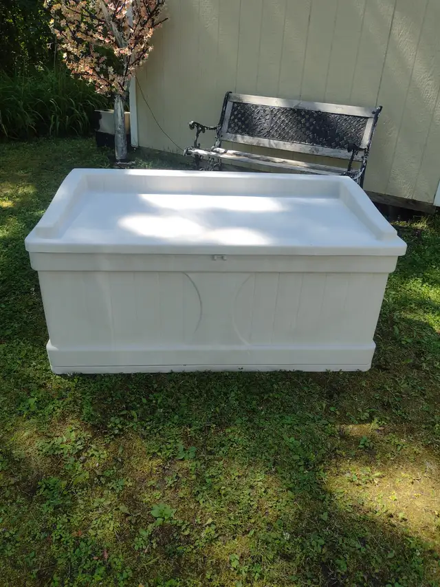 Sun Cast exterior storage bench container