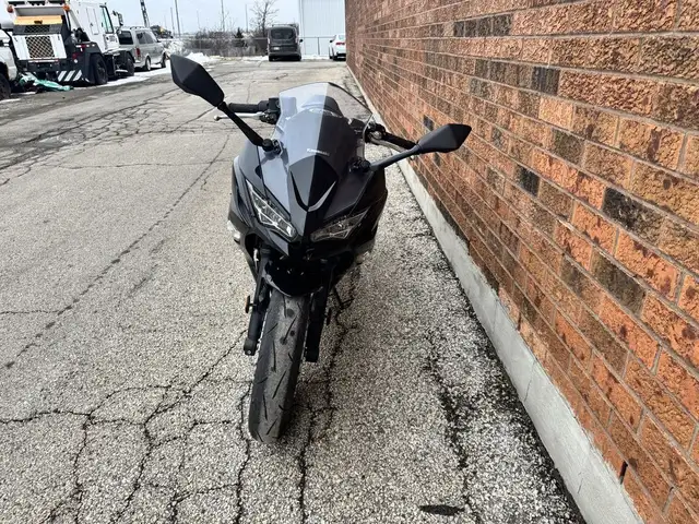 2020 Kawasaki Ninja 650 ABS **ONLY 2,000 KM** in Sport Bikes in Markham / York Region - Image 9