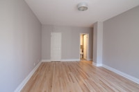 Semi-renovated Akelius two bedroom apartment for rent. Located near Doctor Penfield & De La Montagne... (image 7)
