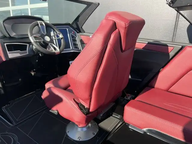 2024 Mastercraft X24 in Powerboats & Motorboats in St. Albert - Image 12