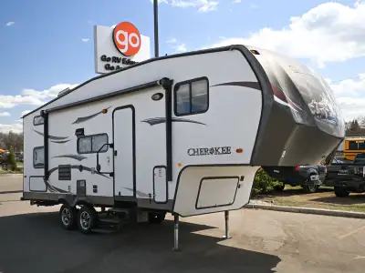 The 2014 Cherokee 235B fifth wheel is a lightweight, family-friendly RV designed for comfortable cam...