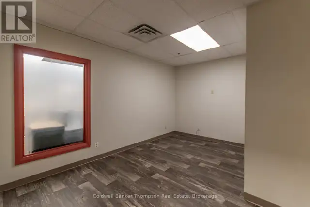 216 - 1 CRESCENT ROAD Huntsville (Brunel), Ontario in Commercial & Office Space for Rent in Muskoka - Image 7