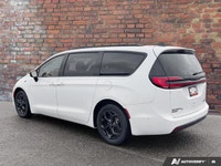 Only 25 Miles! This Chrysler Pacifica Hybrid has a trusty Gas/Electric V-6 3.6 L/220 engine powering... (image 2)