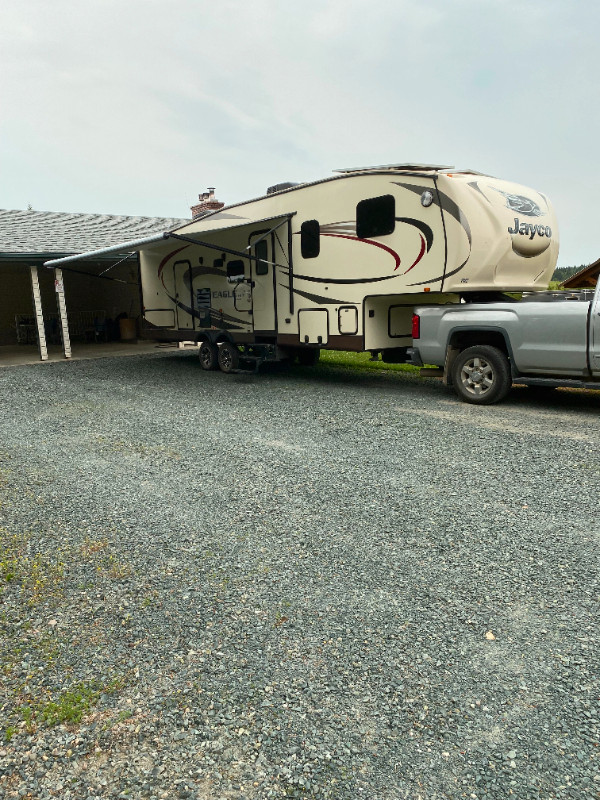 2015 5th Wheel Trailer in Travel Trailers & Campers in Prince George