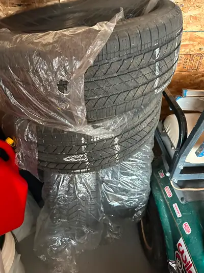 Bridgestone 275 55 R 20 , these were new tires I purchased at cosco , 1375 $ only drove on them for...