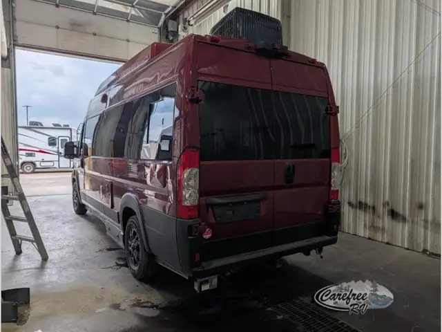 2026 Roadtrek Roadtrek PLAY PLUS SLUMBER in RVs & Motorhomes in Edmonton - Image 5