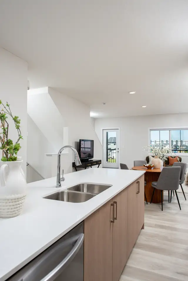 The Common at Chappelle - 3 Bedroom Townhome House for Rent in Long Term Rentals in Edmonton - Image 19