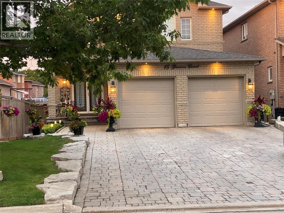15 GENOVA COURT Woodbridge, Ontario 1