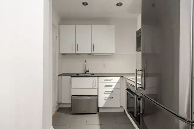 Renovated bachelor, Church and Wellesley - ID 222