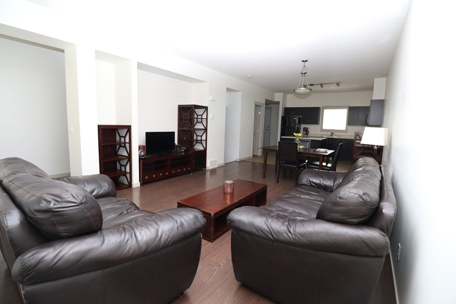 3 Bed+Den 4 Bath Townhomes FREE WiFi Cable Heat from $2550 4