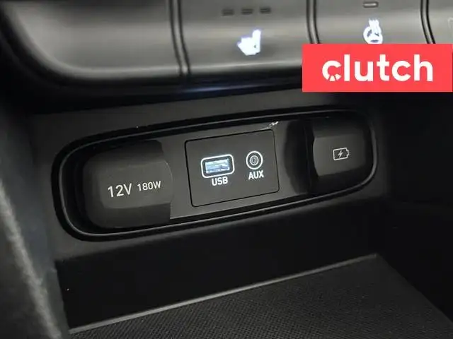 2020 Hyundai Santa Fe Preferred AWD w/ Sun & Leather Pkg. w/ App in Cars & Trucks in Bedford - Image 36