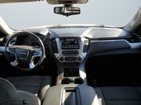 From its powerful proportions to its bold grille, premium wheel options and more, Yukons exterior wa... (image 1)