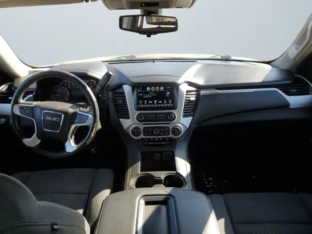 2020 GMC Yukon in Cars & Trucks in Medicine Hat - Image 11