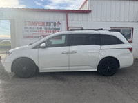 Touring | LEATHER | DVD | NAV | SUNROOF | PWR SIDE DOORS/HATCH Check out this 2016 Honda Odyssey Tou... (image 4)