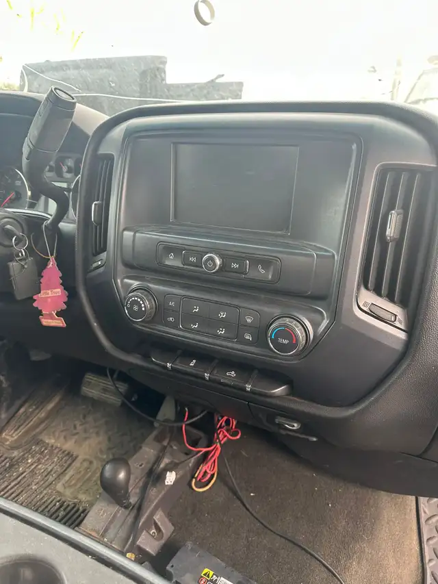 2017 CHEVY SILVERADO 1500 4X4 FOR PARTS! in Auto Body Parts in Calgary - Image 6