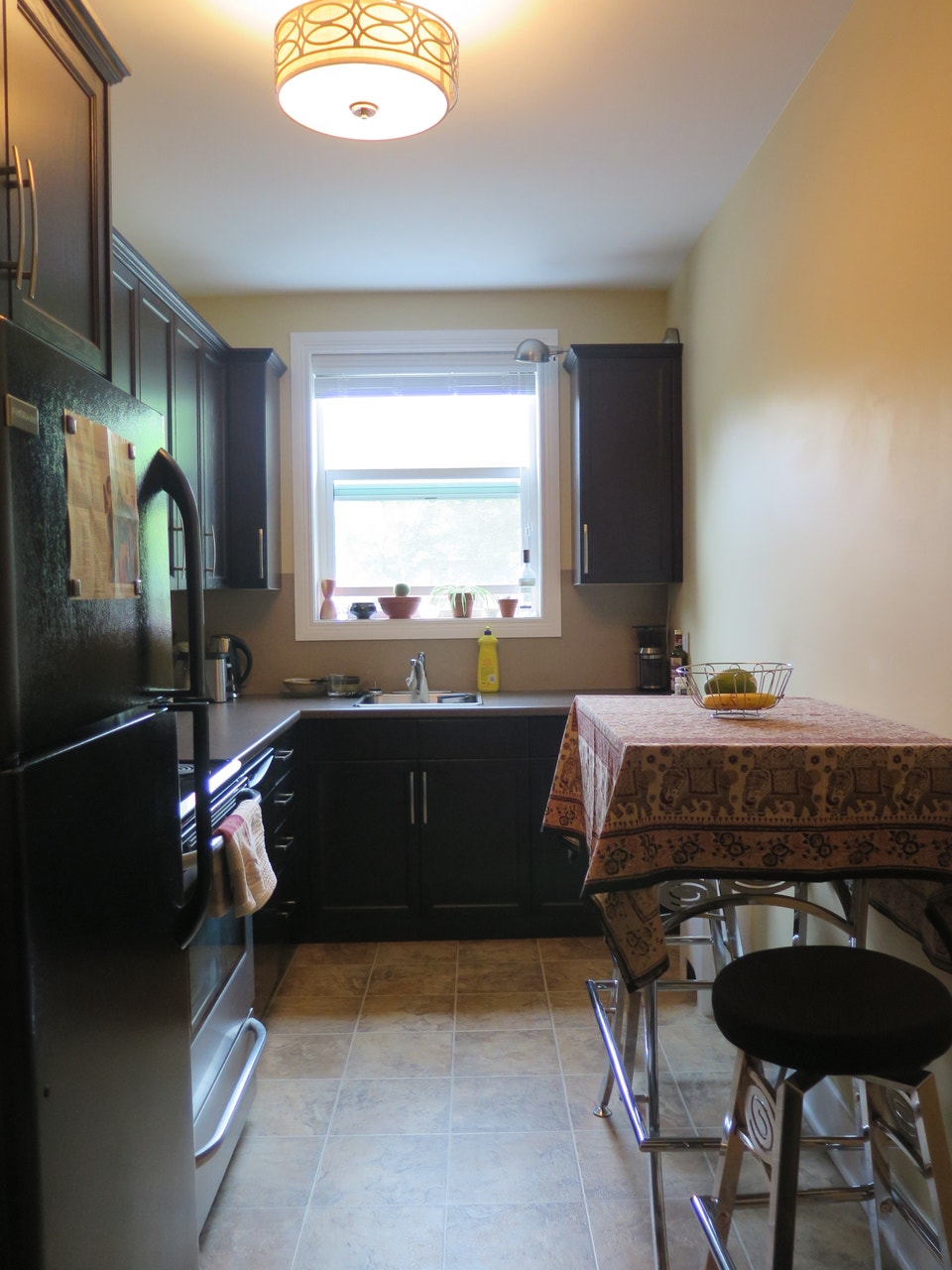 $1049**Renovated Bachelor! w/bonus! 5