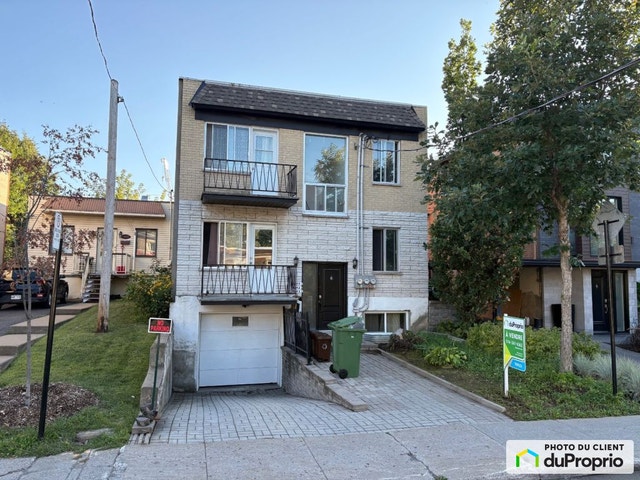 $878,000 - Triplex for sale in Ahuntsic / Cartierville — photo 1