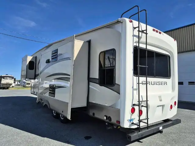 2016 Cruiser RV Crossroads 315RL in Travel Trailers & Campers in Thetford Mines - Image 9