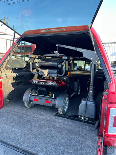 ** LIKE NEW WHEELCHAIR/SCOOTER LIFT ** CUSTOMER OF OURS IS SELLING HIS WHEELCHAIR LIFT IT WAS ONLY I...