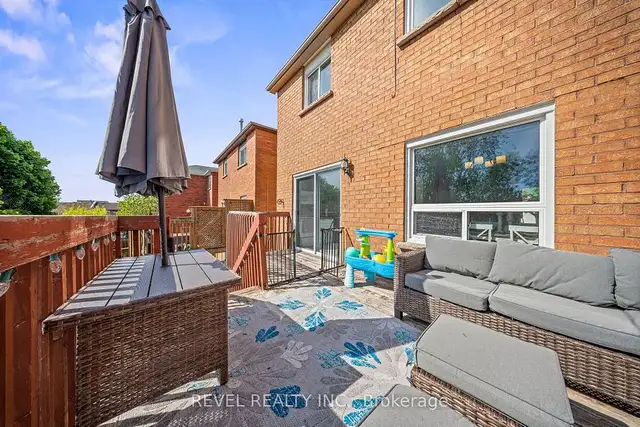 Perfect Place to Start! in Houses for Sale in Oshawa / Durham Region - Image 6