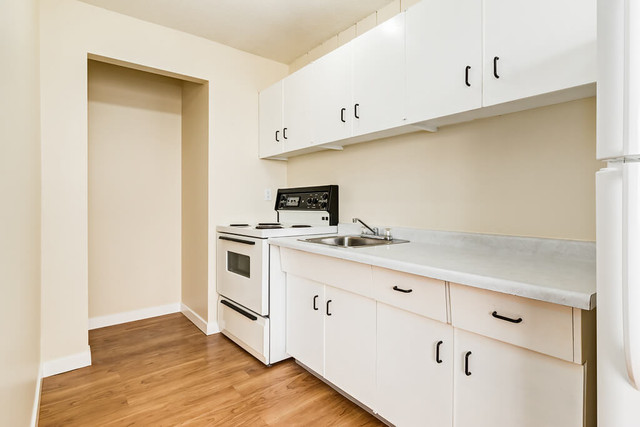 Apartments for rent in Northwest Edmonton - Cloverdale Apartment in Long Term Rentals in Edmonton - Image 4