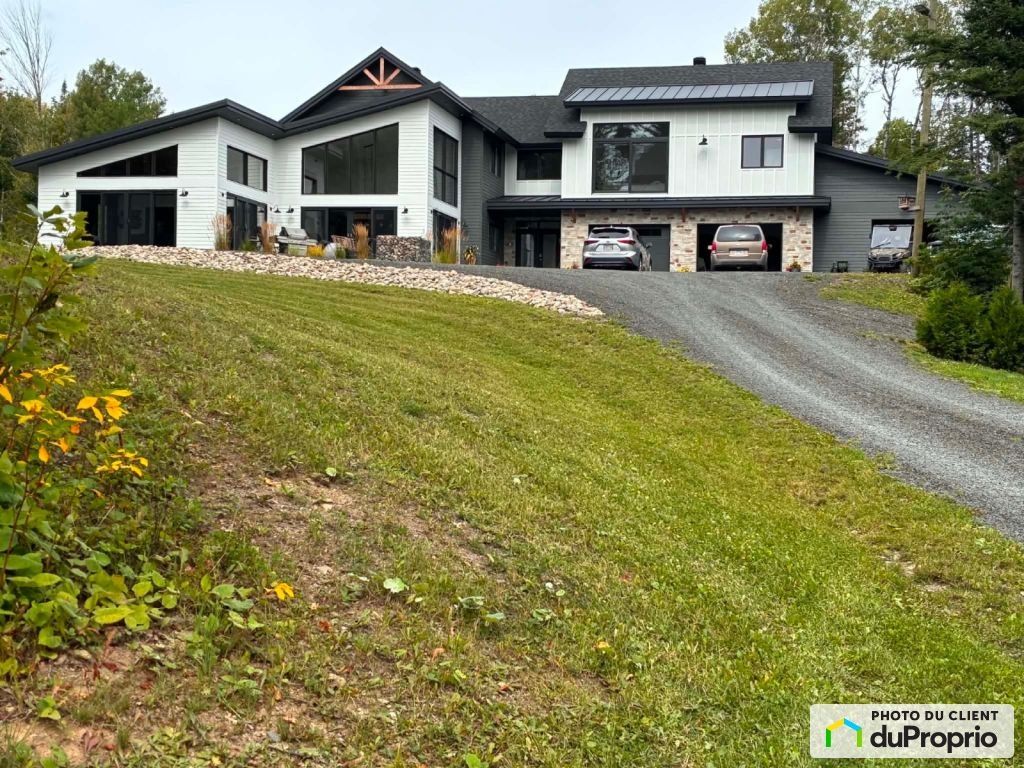 $1,495,000 - 2 Storey in Rimouski (Ste-Blandine/Mont-Lebel) — photo 1