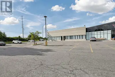 Great Exposure In A Heavy Traffic Area Near 401, 403, 427, And QEW! Unit Is Located In A Busy Plaza...