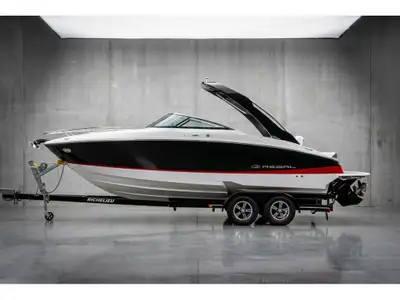RGMDT054K920 Découvrez ce magnifique Regal LS4C 2020 2020, un cruiser élégant et polyvalent parfait...