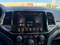2022 Jeep Grand Cherokee WK Limited Loaded! - 4-wheel drive - Leather & heated seats - Touchscreen w... (image 9)