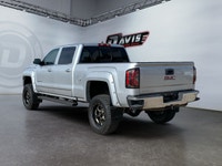 The 2018 GMC Sierra 1500s powerful profile and distinctive stance turns heads and makes a statement... (image 2)